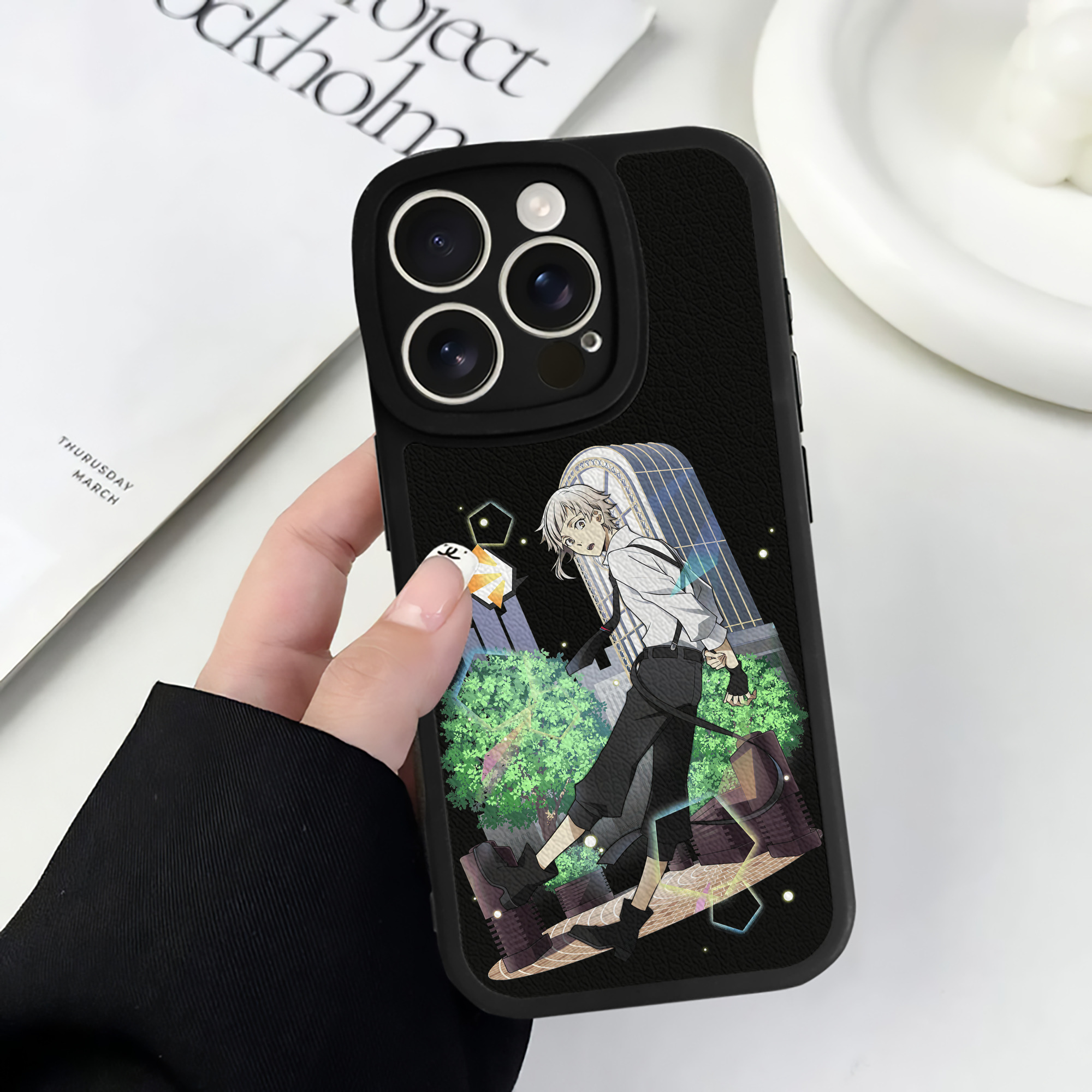 （画像用） 文豪ストレイドッグス Bungo Stray Dogs 【iPhone 16シリーズ対応】シリコンスマホケース（レザー調） 材質：シリコン